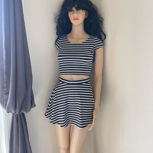 Aeropostale Set XS Crop Top and Flare Skirt